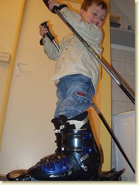 20080114-01 Oefenen op de ski's van papa